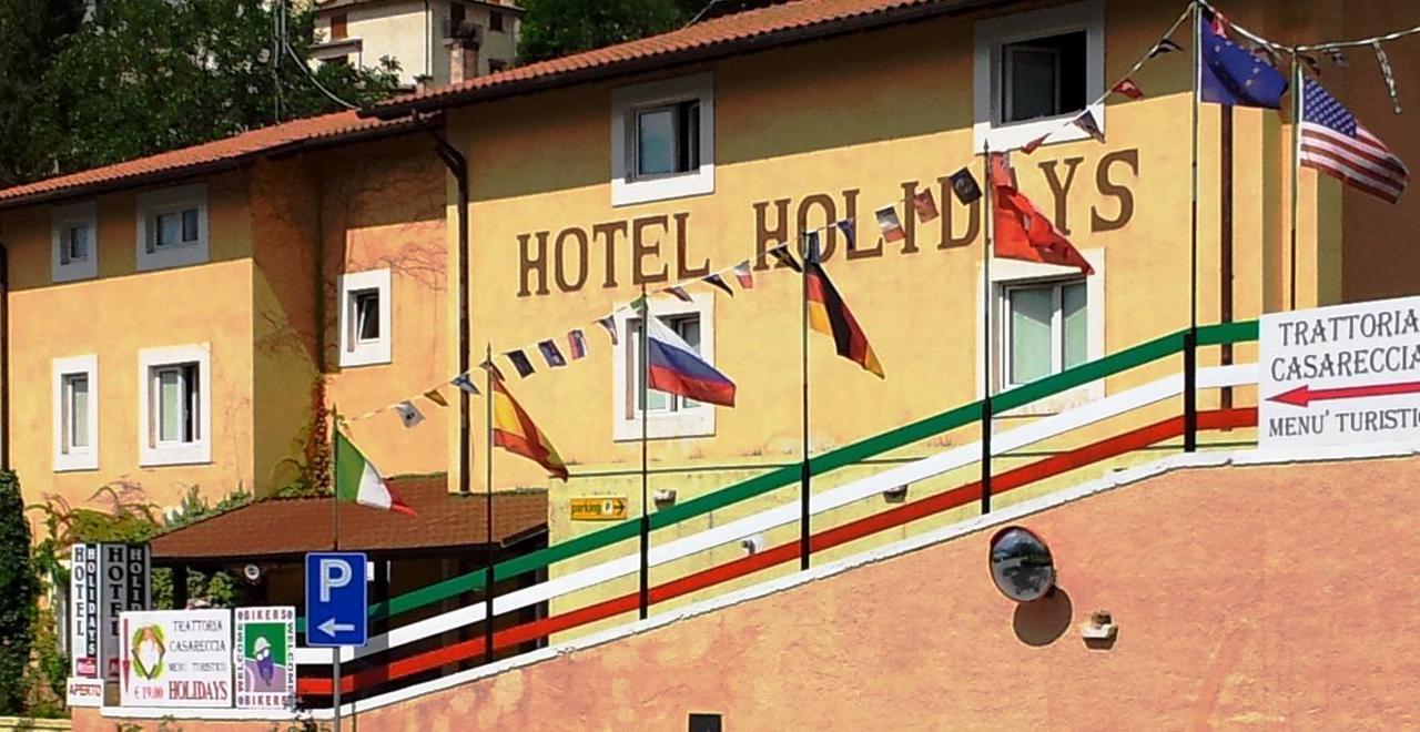 Hotel Holidays Barrea Esterno foto