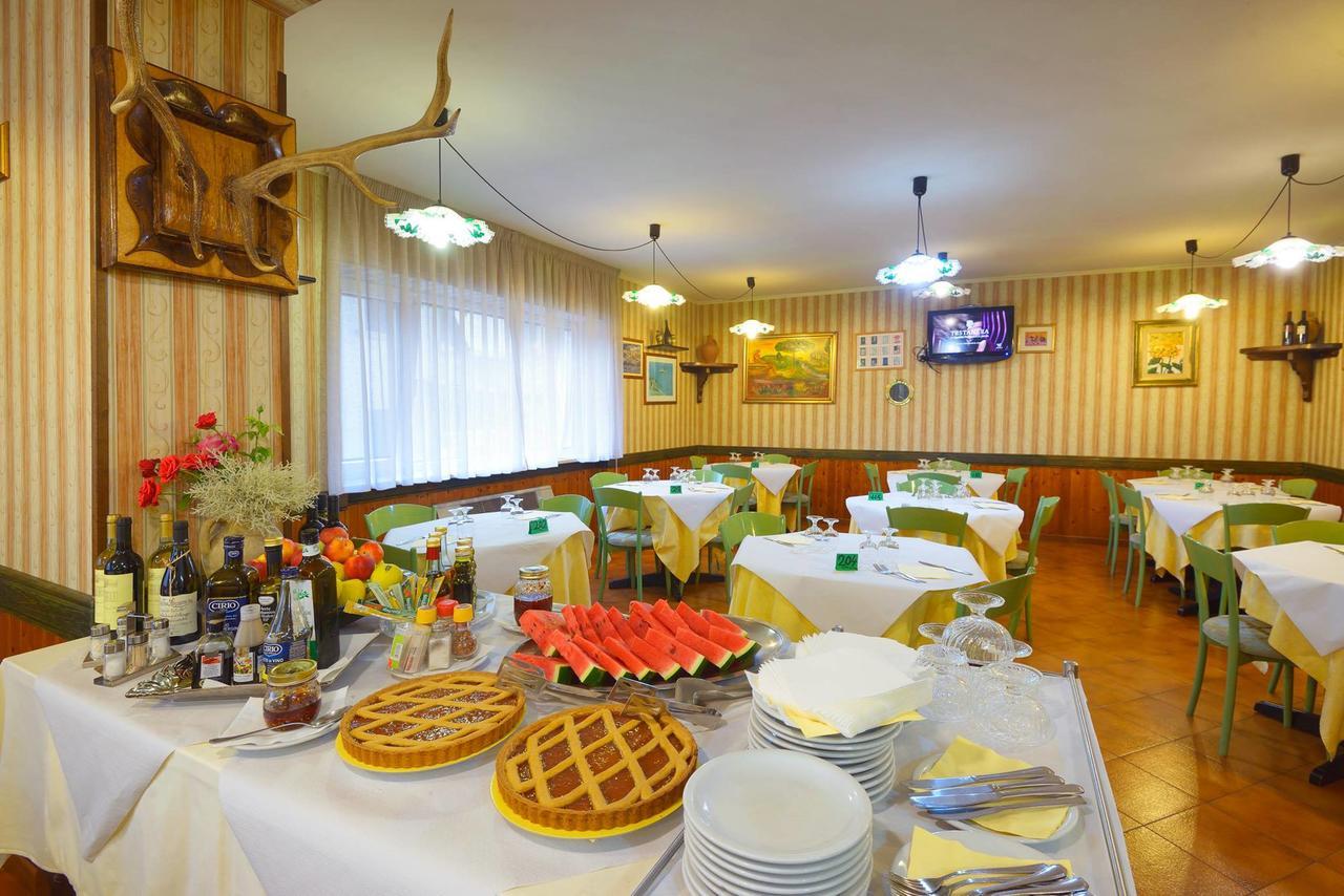 Hotel Holidays Barrea Esterno foto