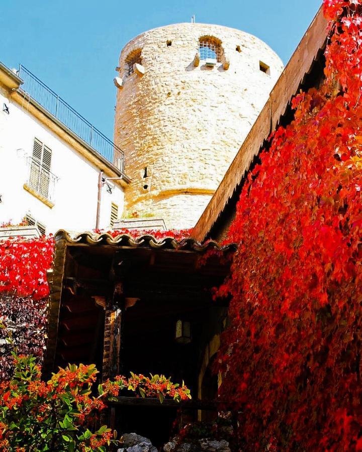 Hotel Holidays Barrea Esterno foto